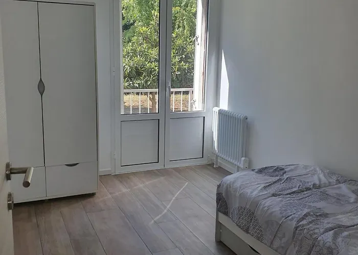 Apartment Proche Centre Et Cite Mondiale Du Vin